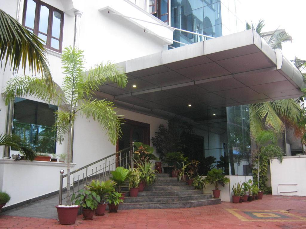 Aquarock Hotel Kazhakuttam 외부 사진