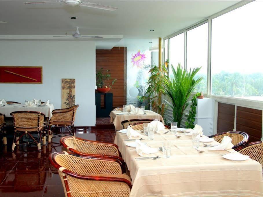 Aquarock Hotel Kazhakuttam 외부 사진