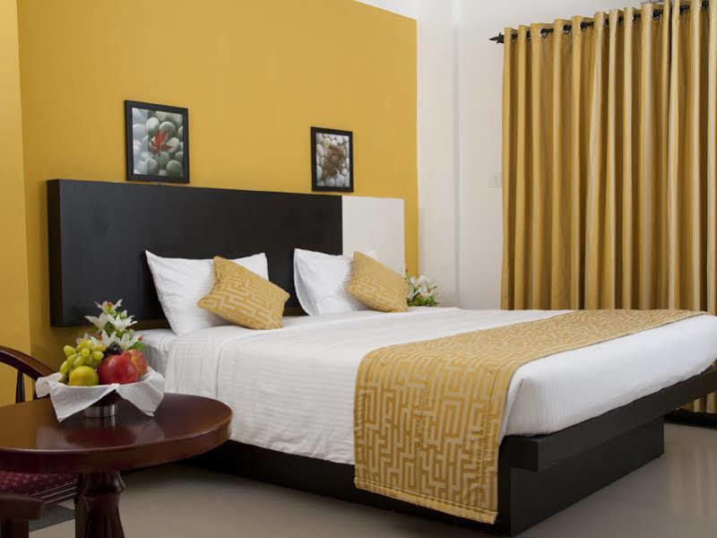 Aquarock Hotel Kazhakuttam 외부 사진